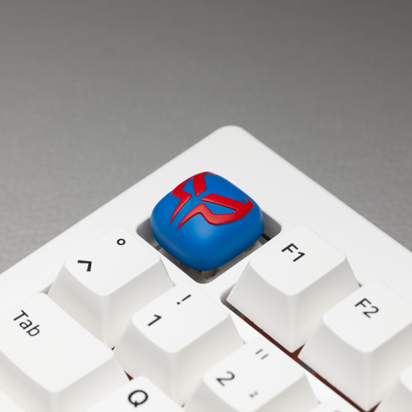 SPIDER-MAN 2099 MIGUEL O'HARA ✦ ARTISAN KEYCAP