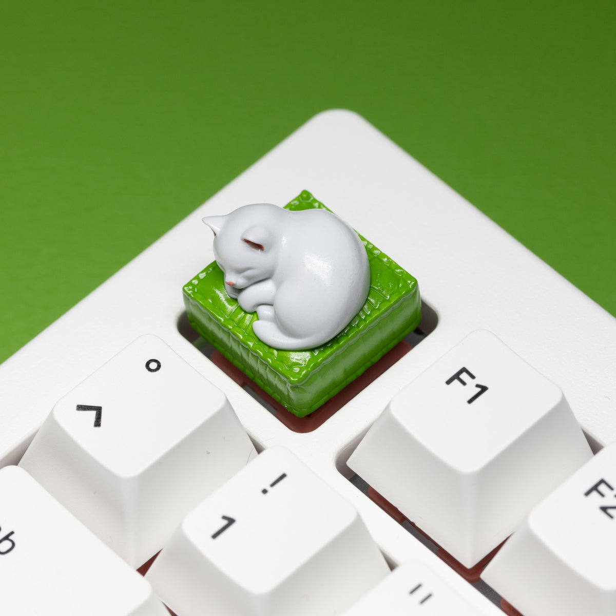 WHITE CAT ✦ ARTISAN KEYCAP